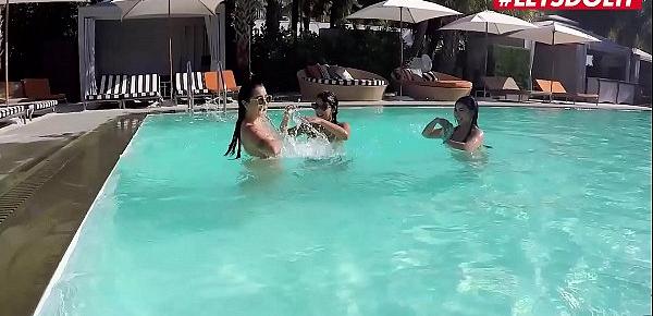  SCAMA ANGELS - Gina Valentina Casey Cindy Starfall - Epic 4some Play With The Hotel Manager